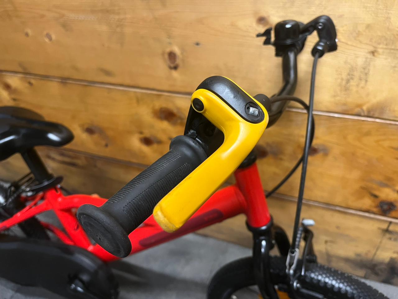 B'twin Robot 500 Kids Bike
