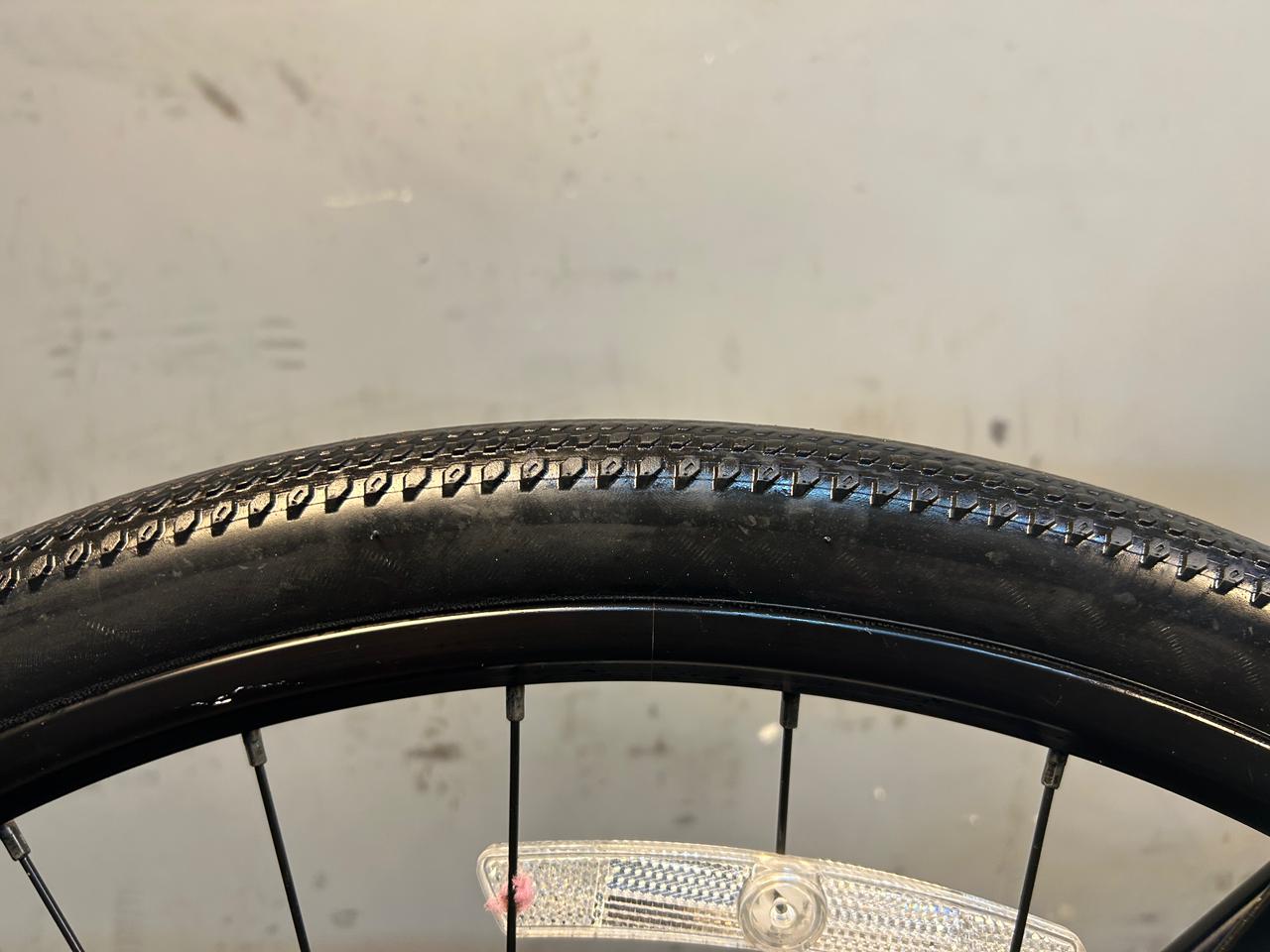 Trek Dual Sport 1 Hybrid Bike