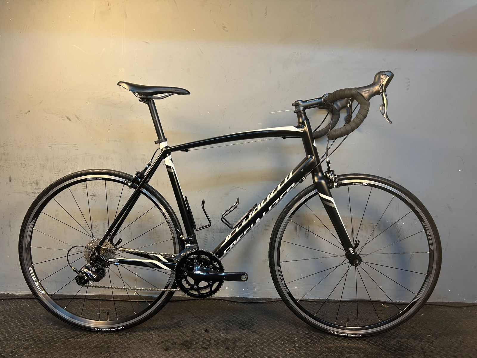 RENT Specialized Allez Sport Road Bike