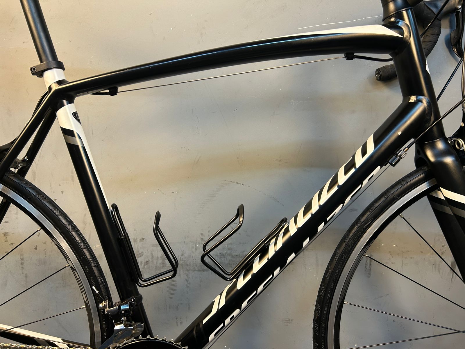 RENT Specialized Allez Sport Road Bike