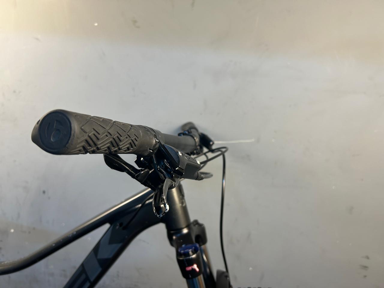 Trek Marlin 5 Gen 2 Mountain Bike