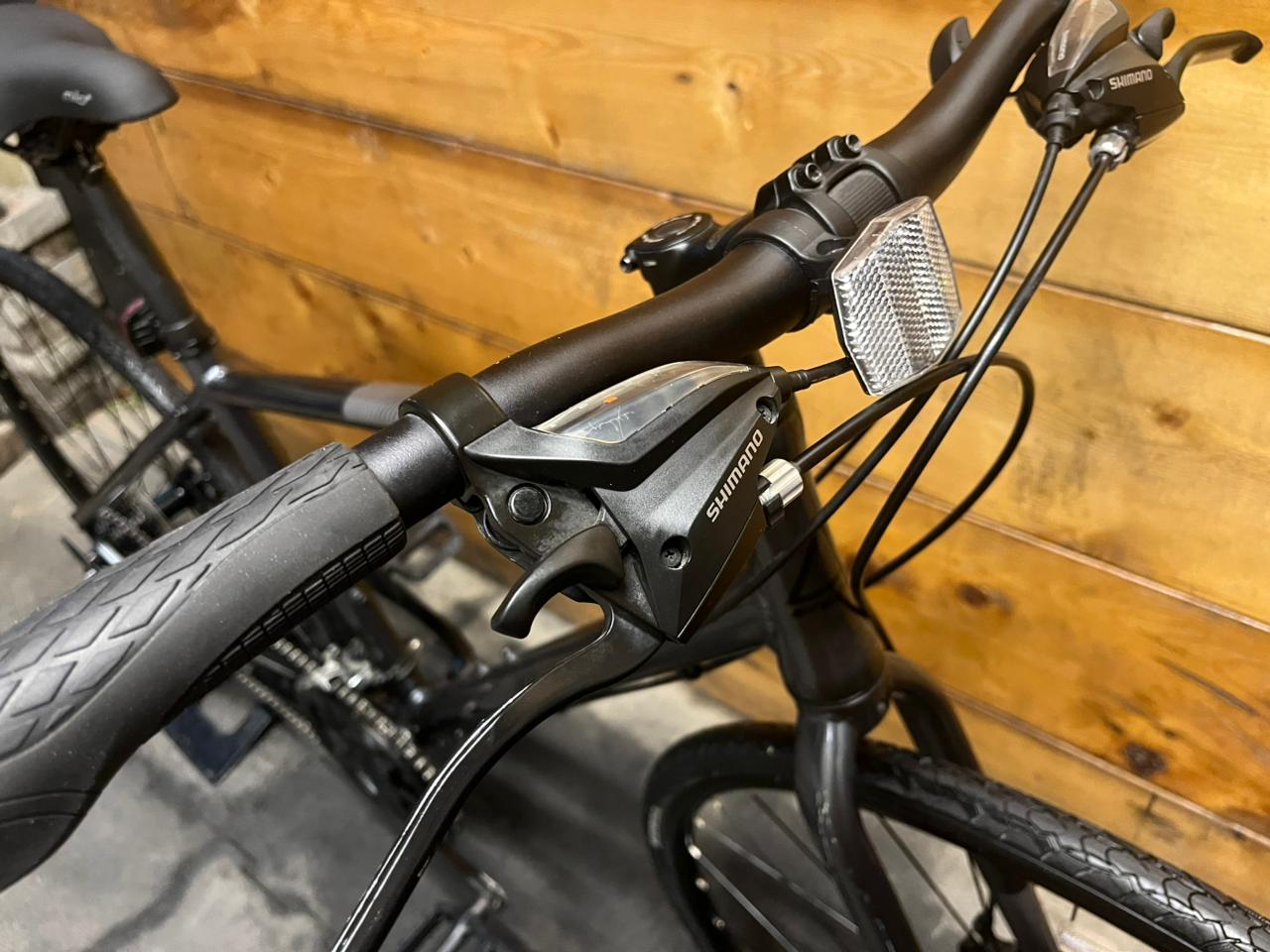 Fuji Absolute 1.9 Hybrid Bike