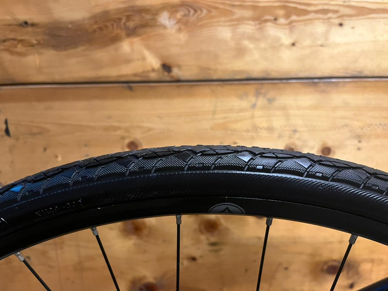 Fuji Absolute 1.9 Hybrid Bike
