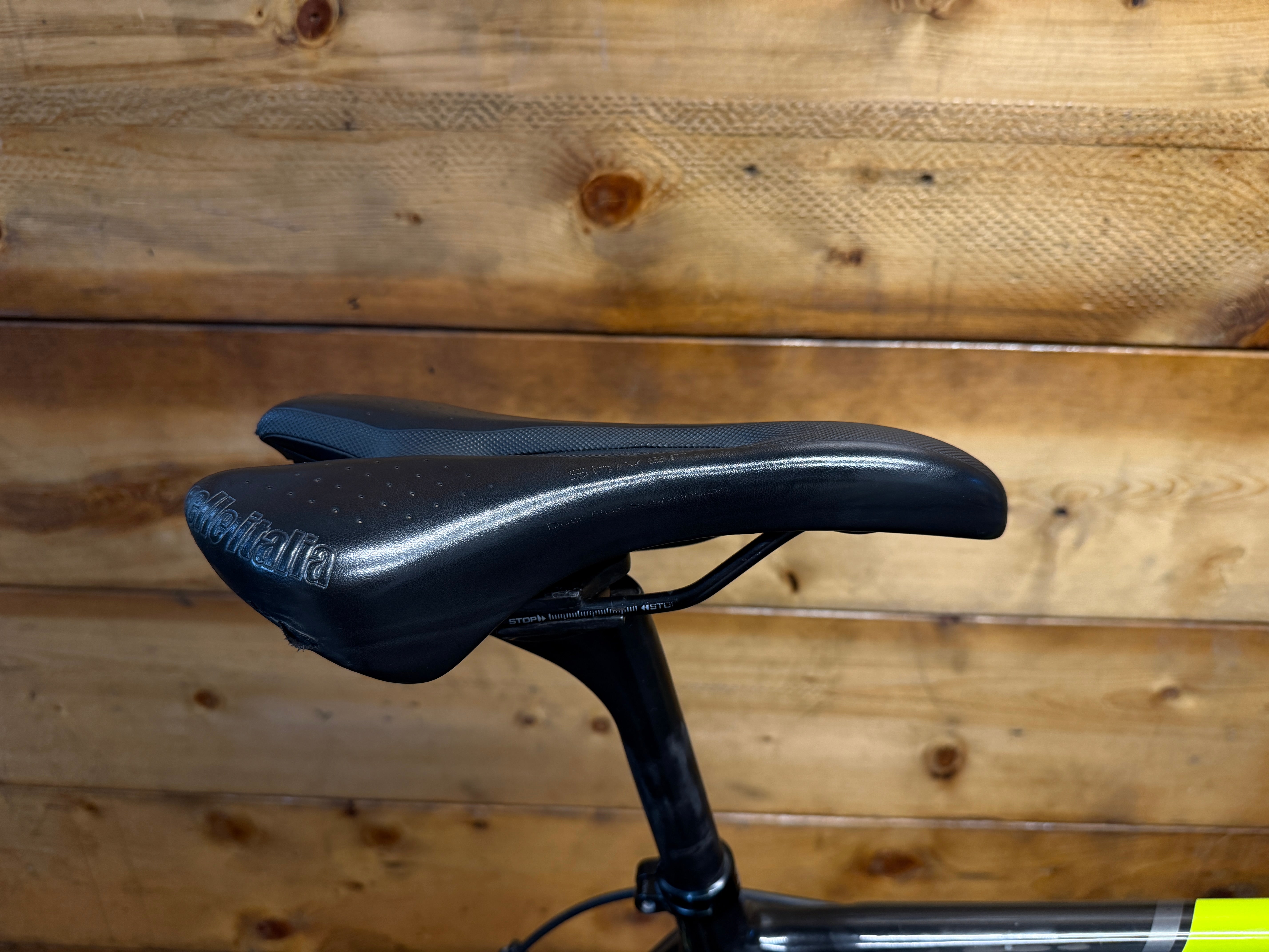 RENT Focus Izalco Team SL 3.0 Road Bike