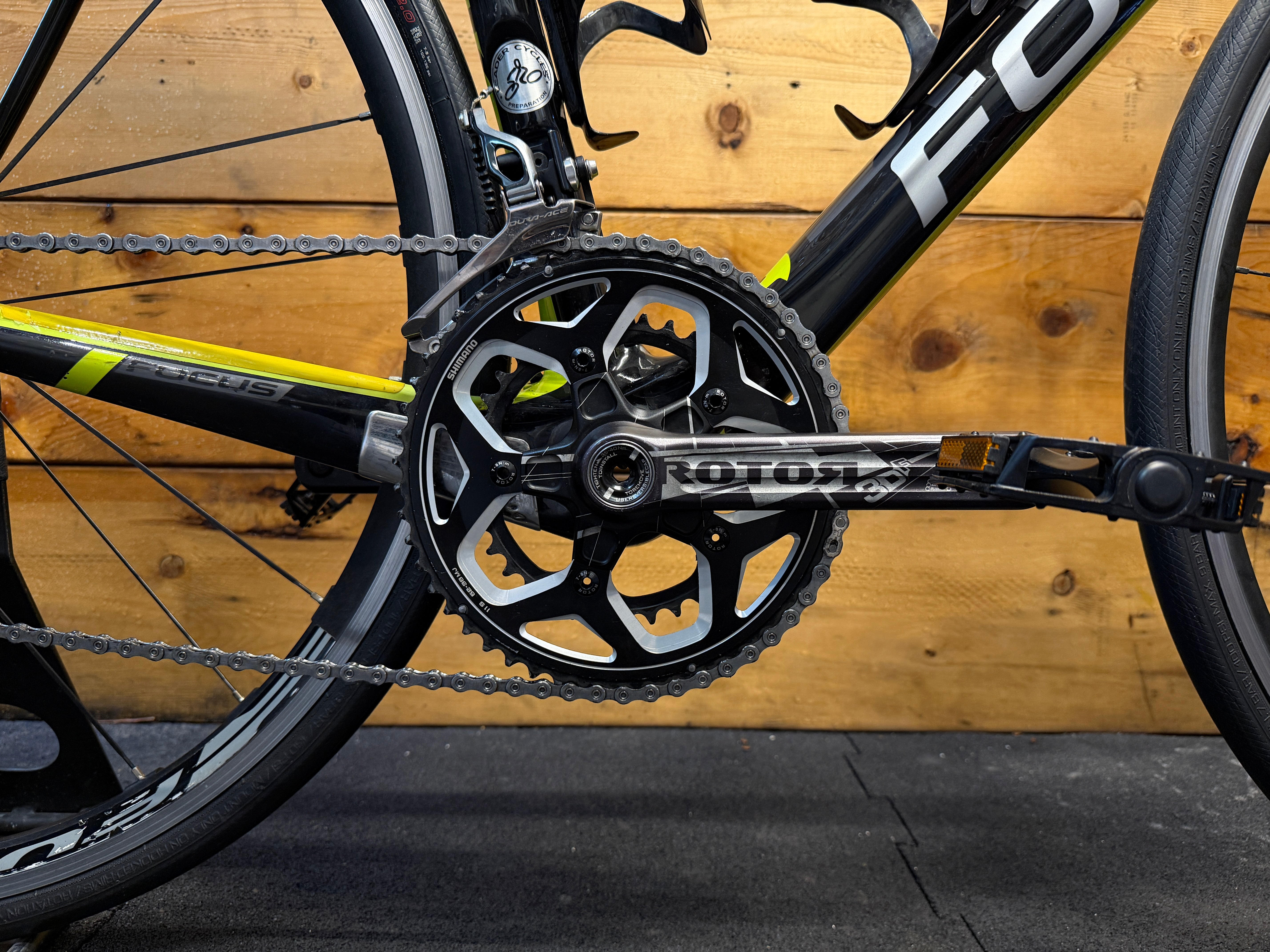 RENT Focus Izalco Team SL 3.0 Road Bike