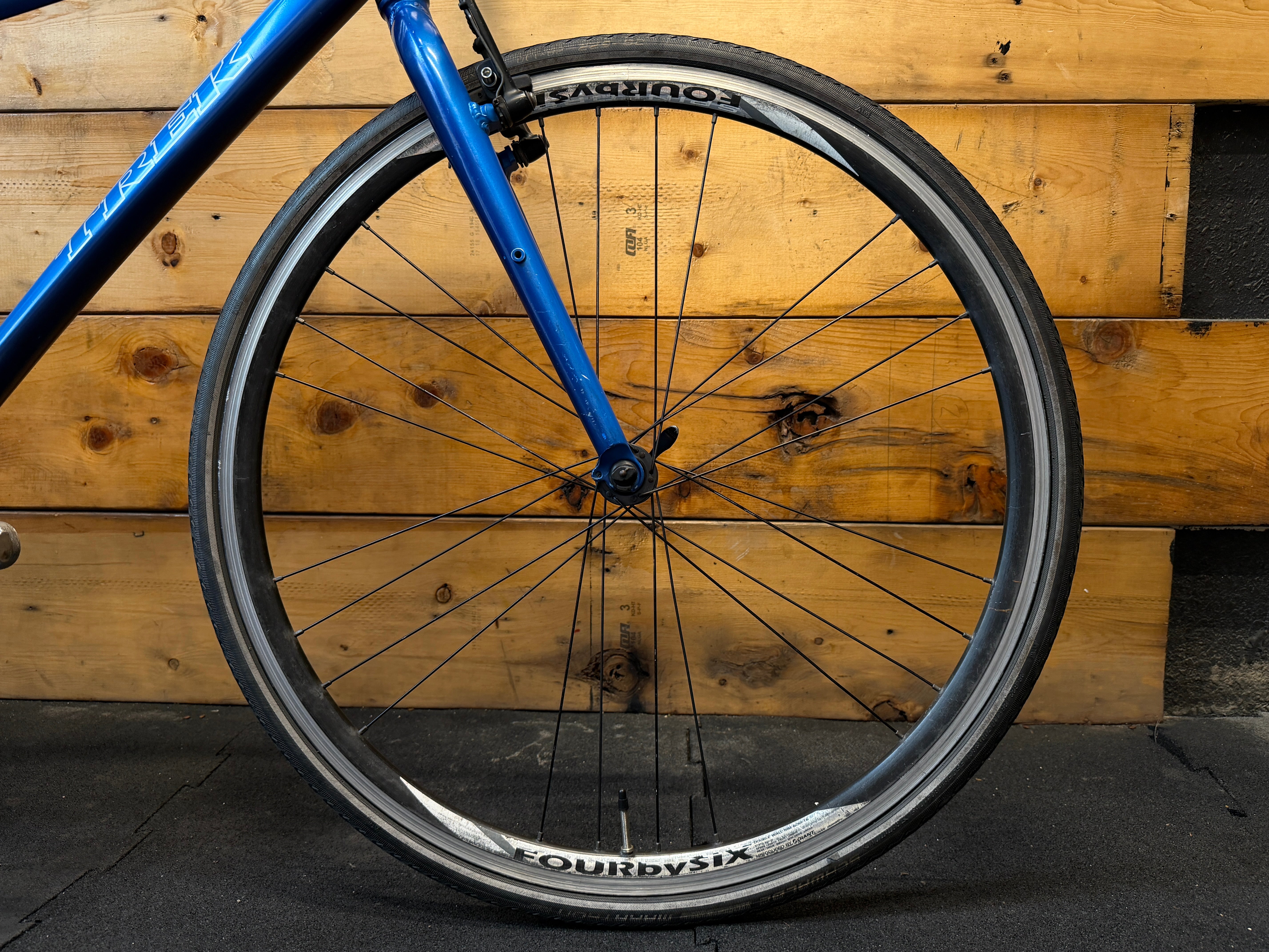 RENT Trek 7.3 Fx Hybrid Bike