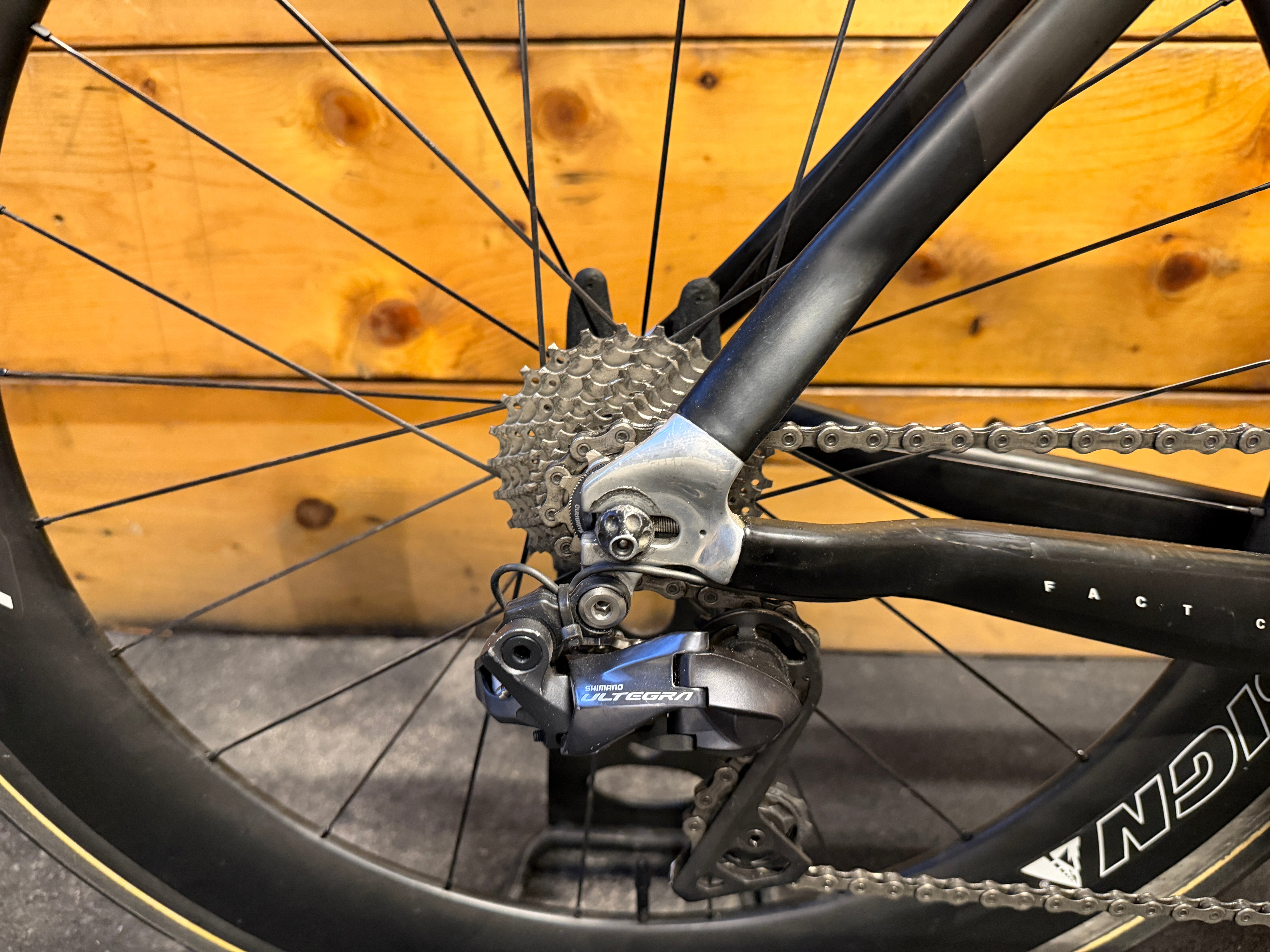 RENT Specialized S-Works Shiv TT Bike