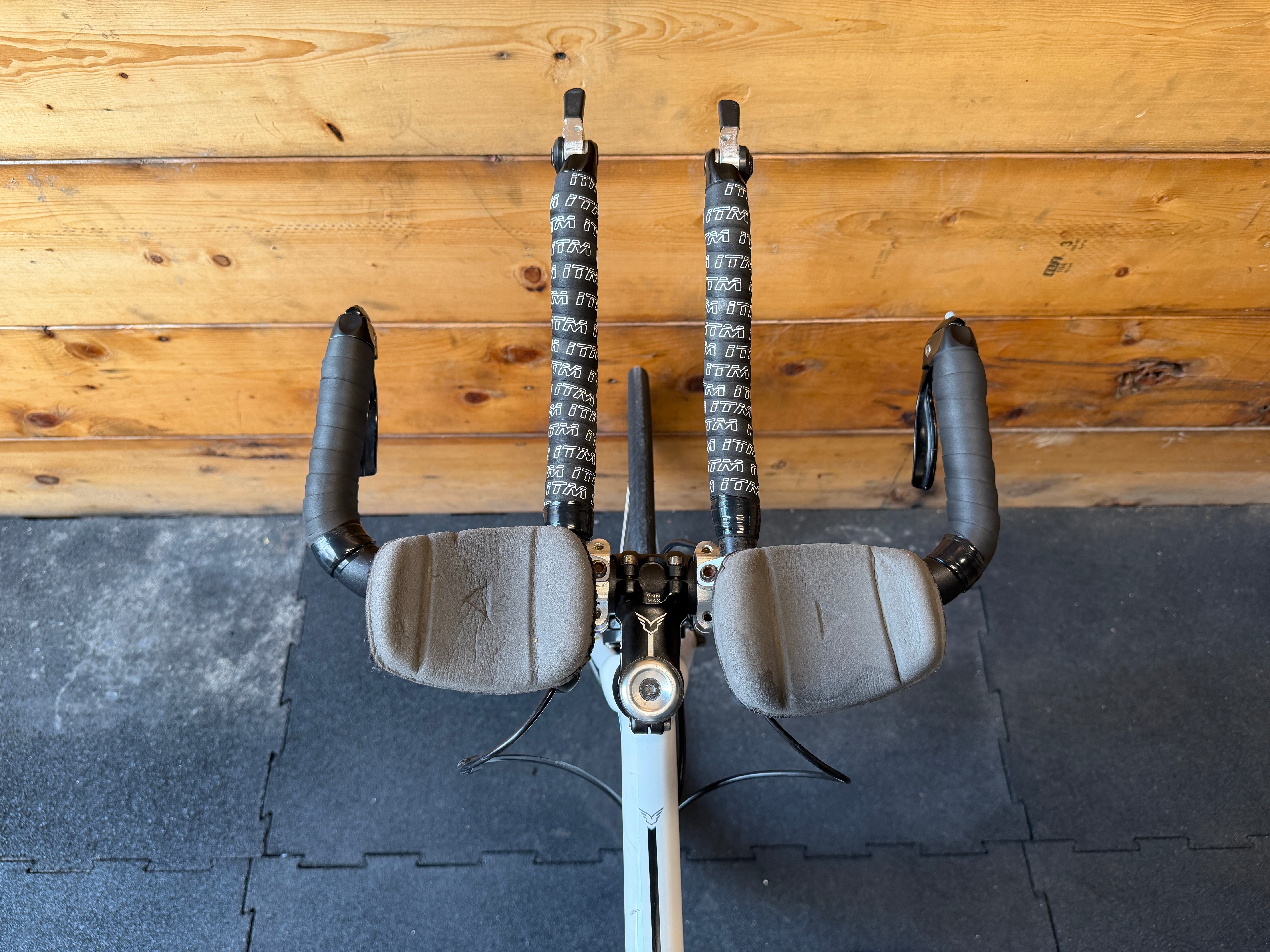 RENT Felt S32 TT Bike