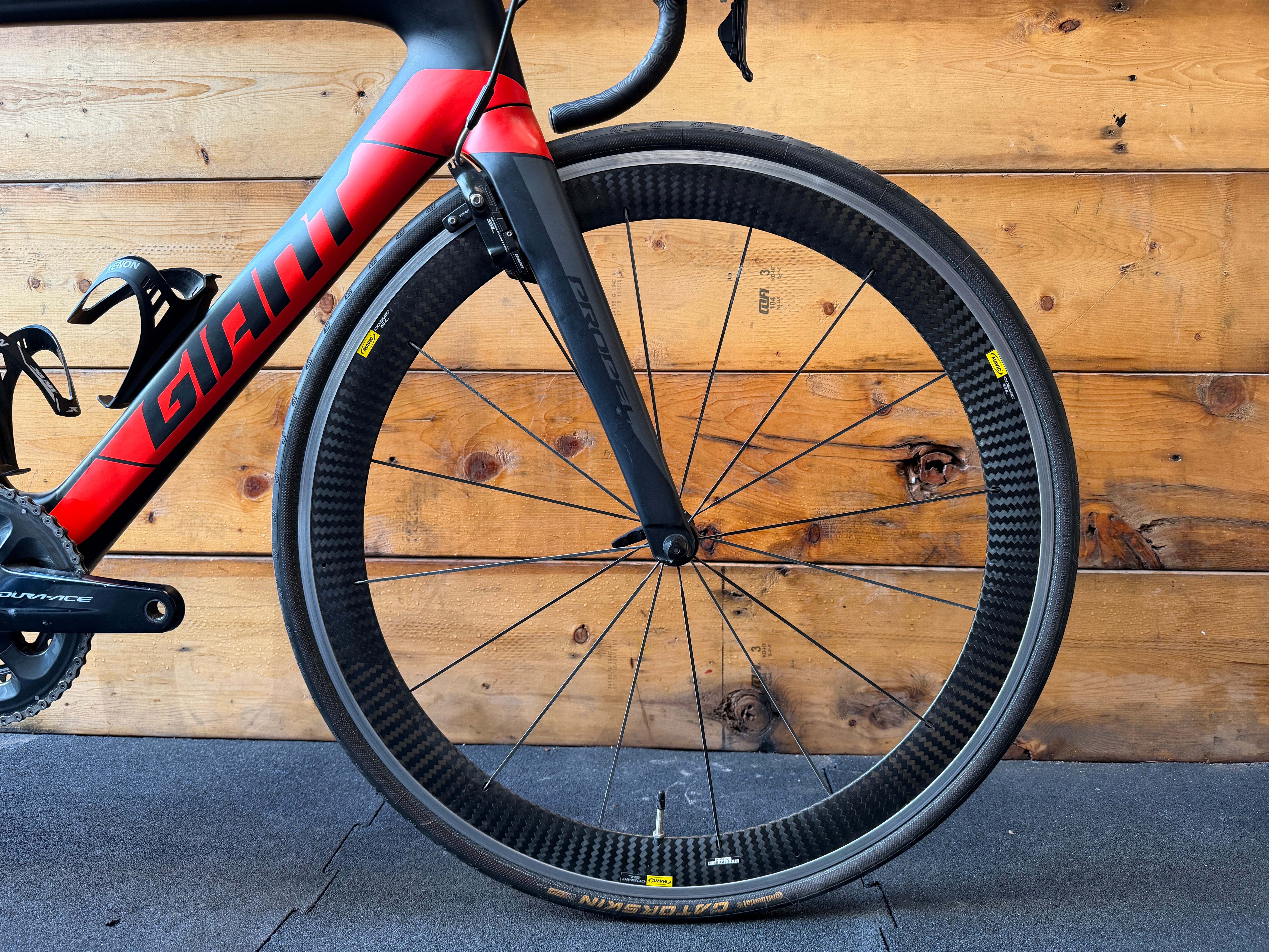 RENT Giant Propel Advanced 1 Road Bike