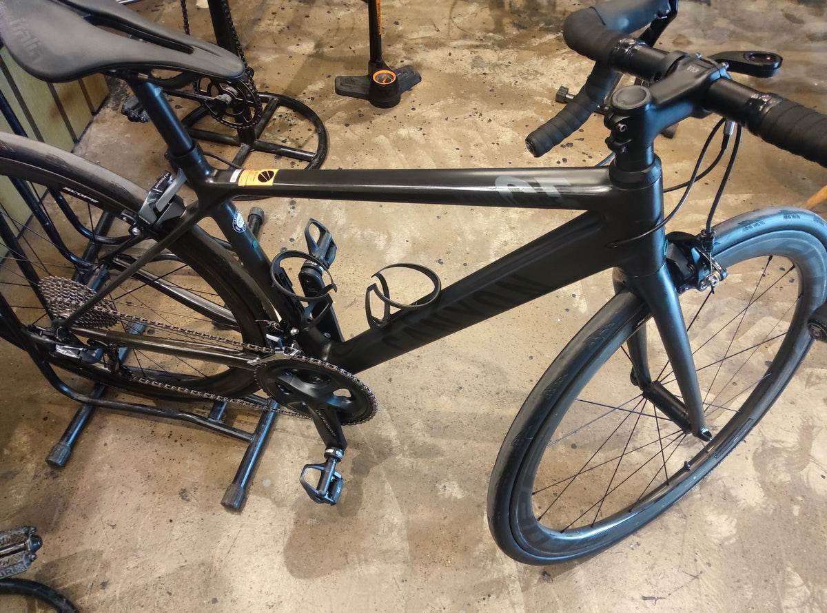 RENT Canyon Endurance CF 8 Road Bike